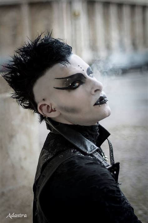 pictures of gothic makeup|gothic makeup for men.